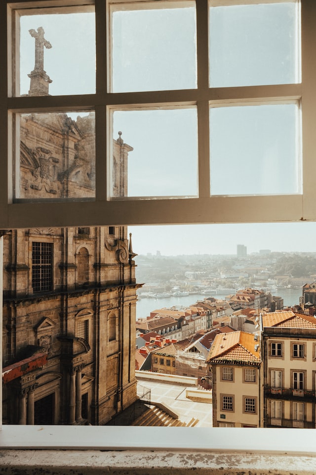 Portugal, Lisbonne, lever de soleil sur le balcon