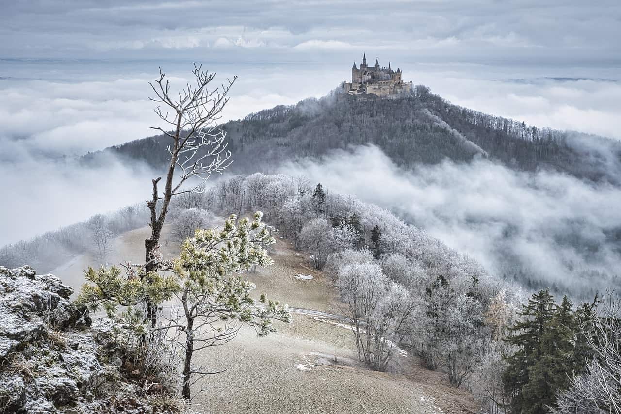 Invierno en hoarfrost castillo nieve Alemania