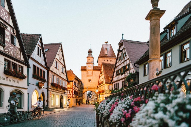 hermosas estructuras en la calle en Rothenburg, Alemania