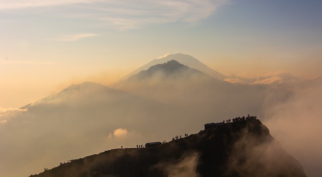 Montagne volcanique batur abang randonnée indonésie